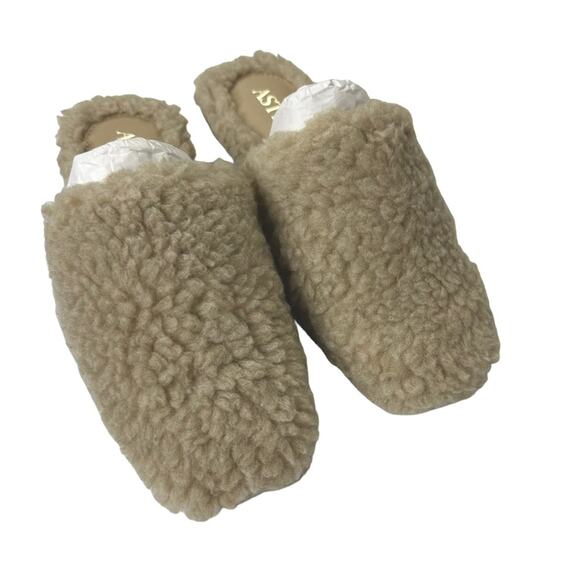 New ASTER Faux Sherpa Flat Slides Size 5 US Designer - Picture 5 of 8